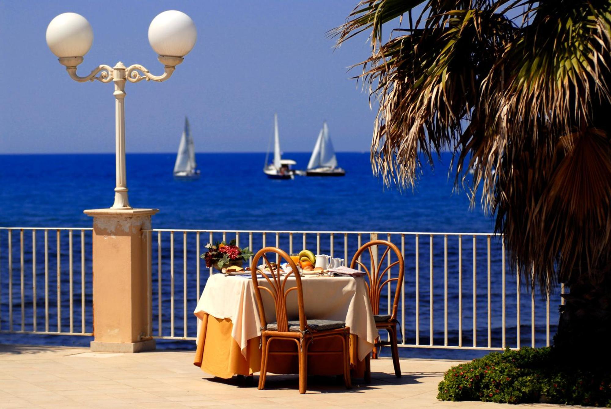 Dioscuri Bay Palace Сан-Леоне Экстерьер фото