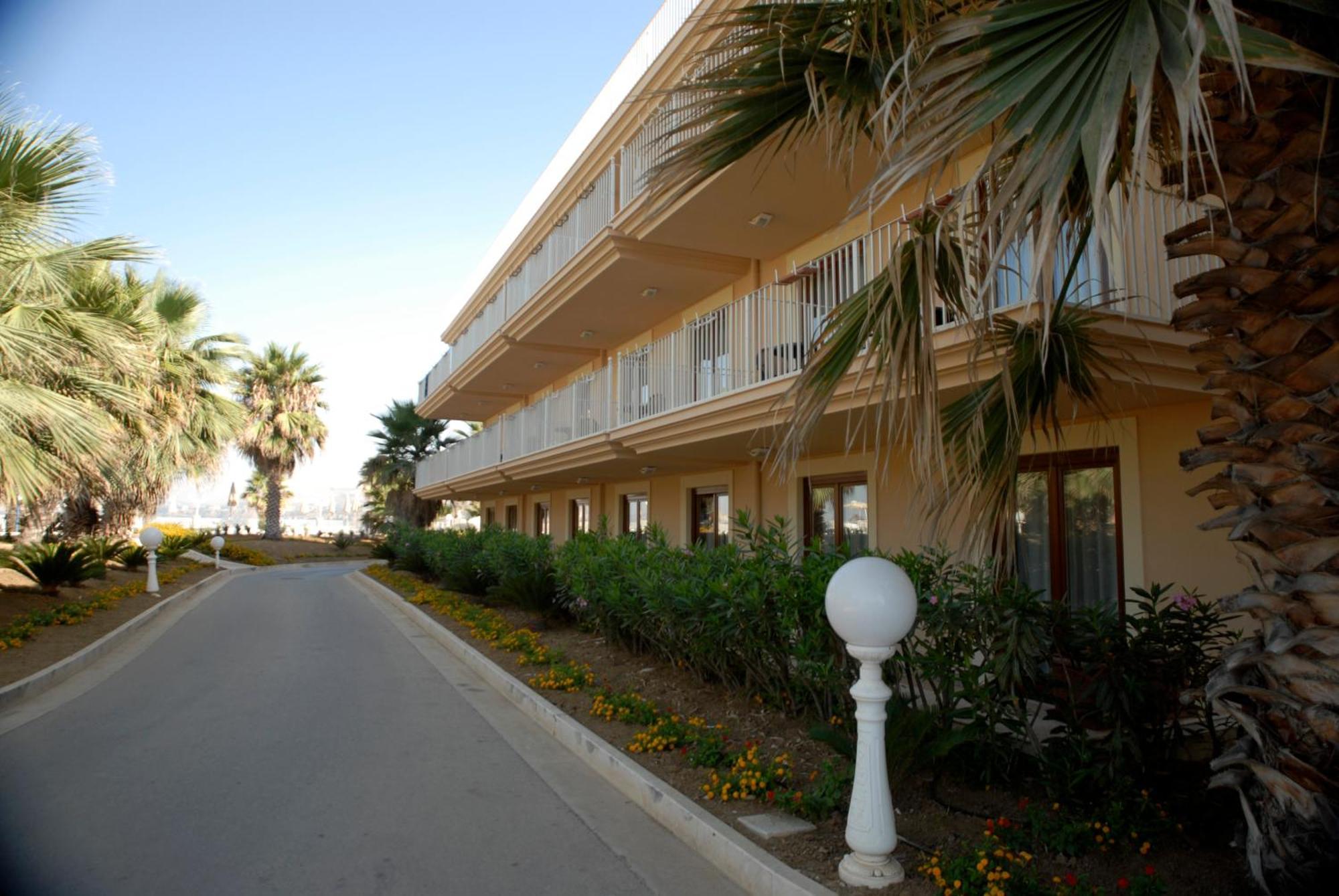 Dioscuri Bay Palace Сан-Леоне Экстерьер фото