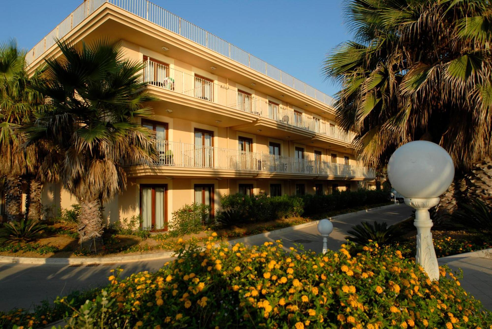 Dioscuri Bay Palace Сан-Леоне Экстерьер фото